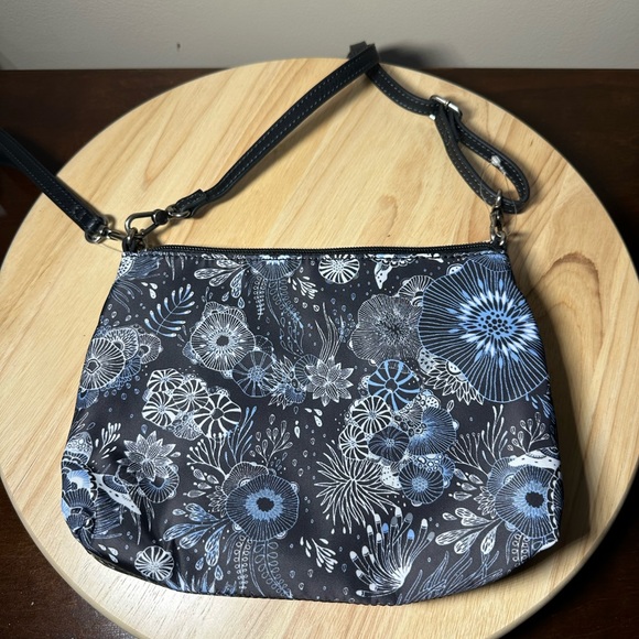 Sakroots Crossbody Bag Purse - Picture 2 of 3